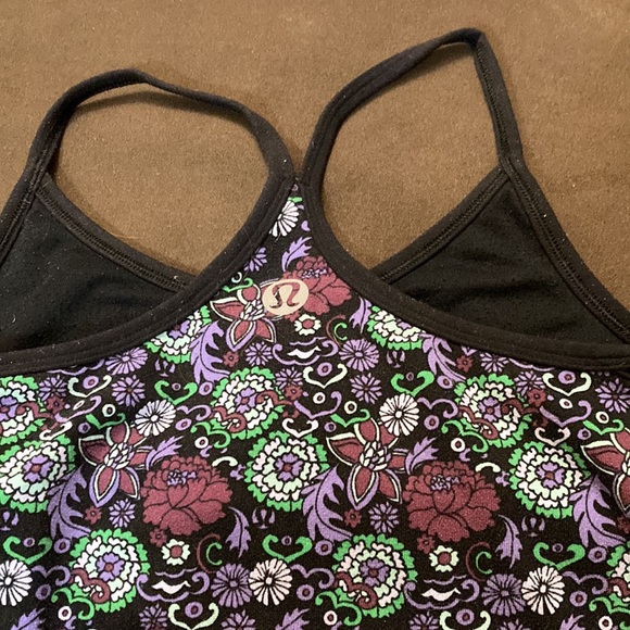 Lululemon tank top floral pattern - Picture 2 of 3